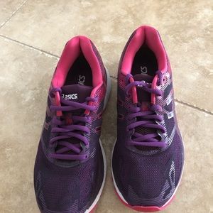 Women’s ASICS Gel Nimbus 19 Running Shoes Sz US 7